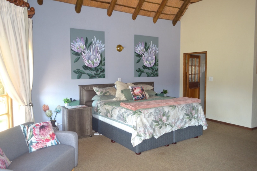 5 Bedroom Property for Sale in Wilkoppies North West